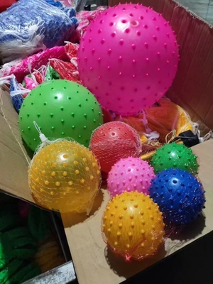 PVC 톱니 / 고무 마사지 공 14 년 이상 연령 범위에서 효과적인 완화